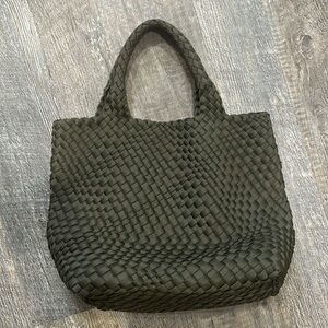 Green woven tote